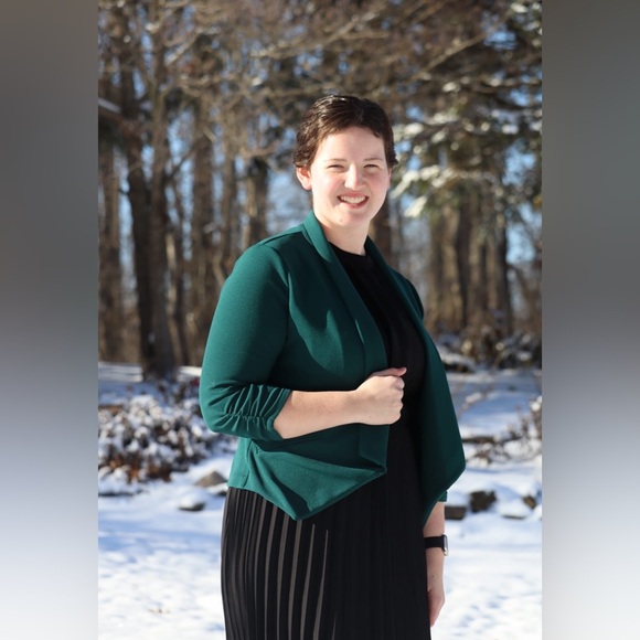 Meet your Posher, Faith - Picture 2 of 16